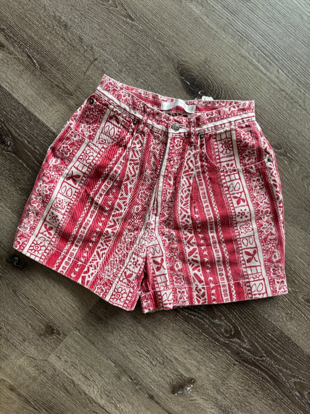 Vtg 80s The Limited red and white patterned 100% cotton denim shorts / S